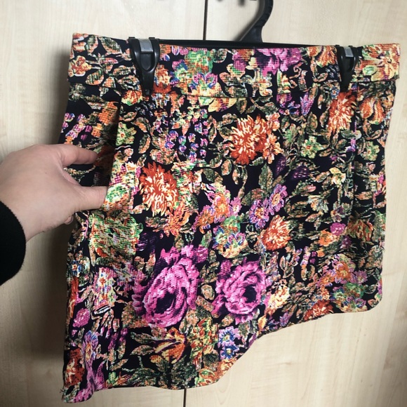 Glassons Floral Mini Skirt Size 14 - Picture 3 of 9